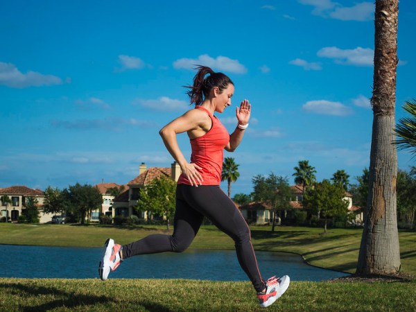 Get Fit and Lose Weight by Using an Elliptical Machine in Your&nbsp;Home